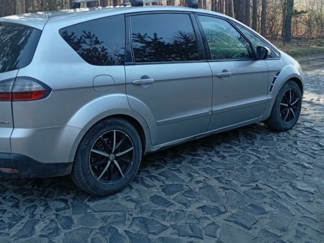 Серый Форд С-Макс, объемом двигателя 2 л и пробегом 398 тыс. км за 6200 $, фото 3 на Automoto.ua