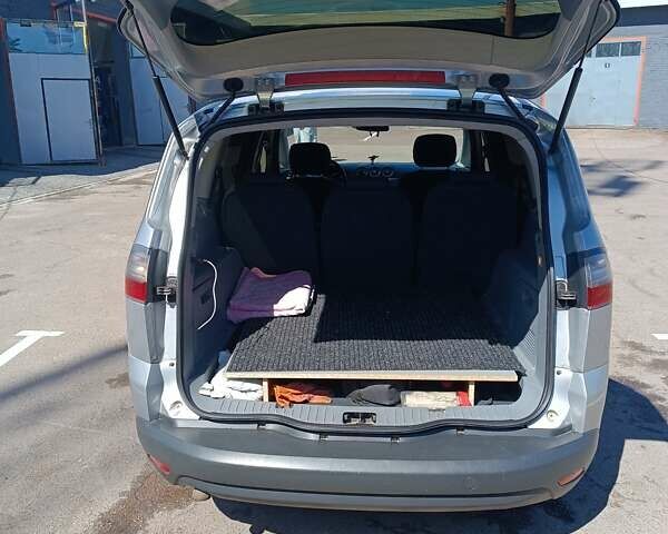 Серый Форд С-Макс, объемом двигателя 1.8 л и пробегом 258 тыс. км за 6100 $, фото 13 на Automoto.ua