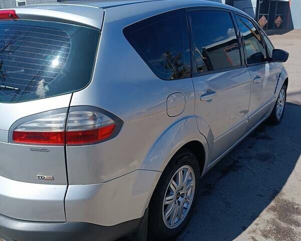 Серый Форд С-Макс, объемом двигателя 1.8 л и пробегом 258 тыс. км за 6100 $, фото 10 на Automoto.ua