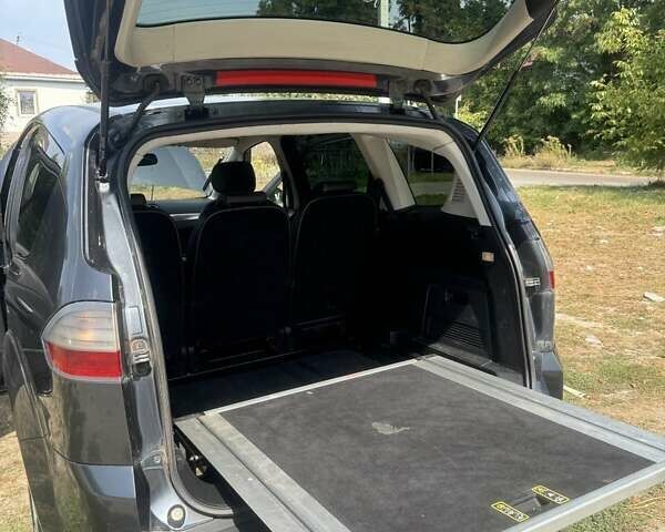 Серый Форд С-Макс, объемом двигателя 1.8 л и пробегом 223 тыс. км за 5700 $, фото 15 на Automoto.ua