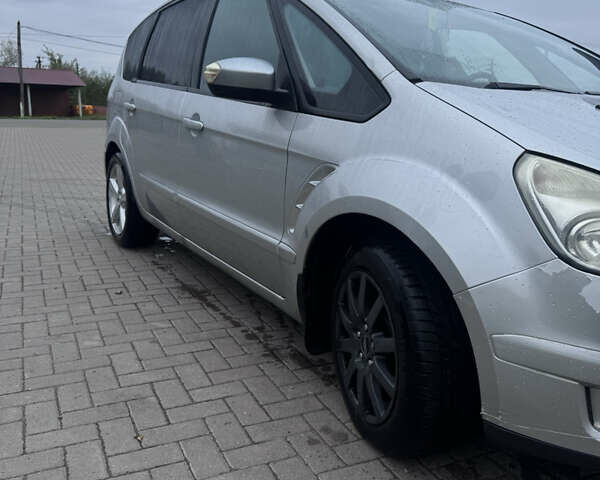Серый Форд С-Макс, объемом двигателя 1.75 л и пробегом 336 тыс. км за 5200 $, фото 2 на Automoto.ua