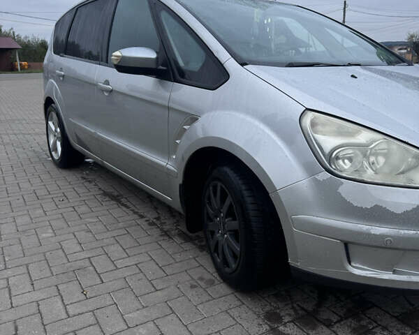 Серый Форд С-Макс, объемом двигателя 1.75 л и пробегом 336 тыс. км за 5200 $, фото 3 на Automoto.ua