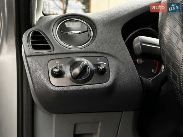 Форд С-Макс 2007 у Миколаєві на Automoto.ua Сірий Форд С-Макс, об'ємом двигуна 1.8 л та пробігом 320 тис. км за 6500 $, фото 22 на Automoto.ua