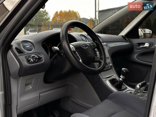 Форд С-Макс 2007 у Миколаєві на Automoto.ua Сірий Форд С-Макс, об'ємом двигуна 1.8 л та пробігом 320 тис. км за 6500 $, фото 23 на Automoto.ua