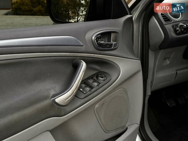 Форд С-Макс 2007 у Миколаєві на Automoto.ua Сірий Форд С-Макс, об'ємом двигуна 1.8 л та пробігом 320 тис. км за 6500 $, фото 24 на Automoto.ua