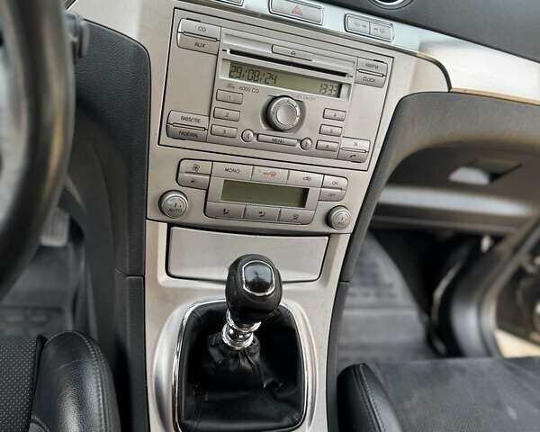 Серый Форд С-Макс, объемом двигателя 1.8 л и пробегом 223 тыс. км за 5700 $, фото 8 на Automoto.ua