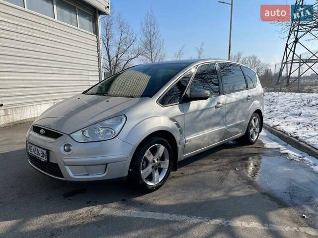 Серый Форд С-Макс, объемом двигателя 2.5 л и пробегом 157 тыс. км за 6000 $, фото 4 на Automoto.ua