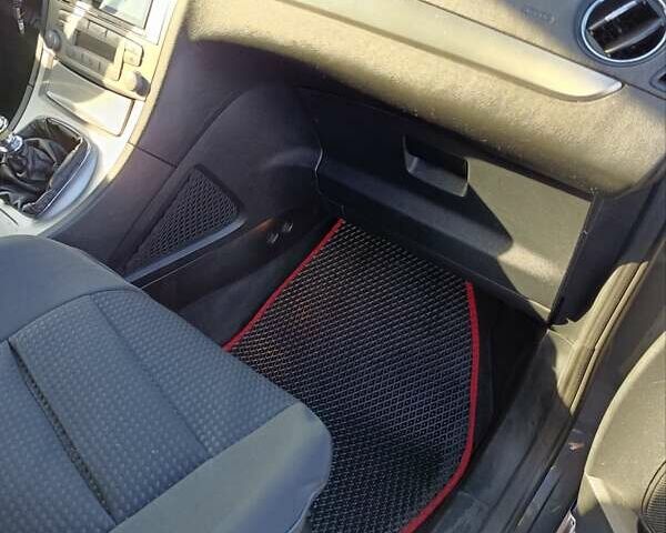 Сірий Форд С-Макс, об'ємом двигуна 2 л та пробігом 362 тис. км за 6300 $, фото 8 на Automoto.ua