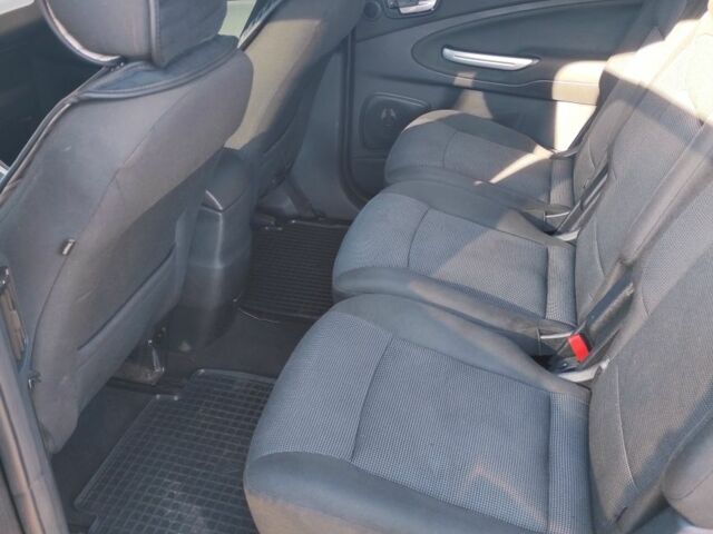 Форд С-Макс 2007 в Кривом Роге на Automoto.ua Серый Форд С-Макс, объемом двигателя 2 л и пробегом 250 тыс. км за 7000 $, фото 2 на Automoto.ua