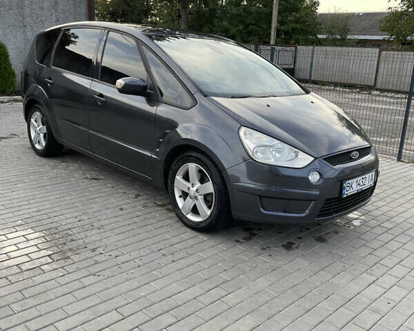 Серый Форд С-Макс, объемом двигателя 1.75 л и пробегом 320 тыс. км за 6000 $, фото 3 на Automoto.ua