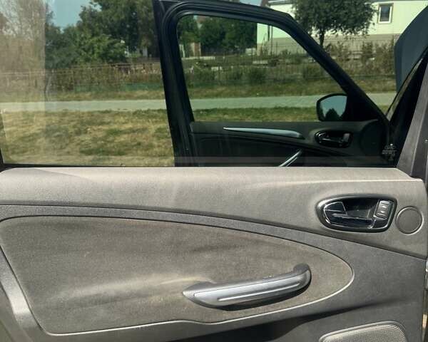 Серый Форд С-Макс, объемом двигателя 1.8 л и пробегом 223 тыс. км за 5700 $, фото 14 на Automoto.ua