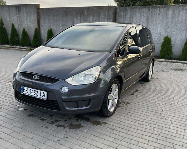 Серый Форд С-Макс, объемом двигателя 1.75 л и пробегом 320 тыс. км за 6000 $, фото 2 на Automoto.ua