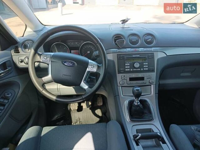 Серый Форд С-Макс, объемом двигателя 1.8 л и пробегом 258 тыс. км за 6100 $, фото 6 на Automoto.ua