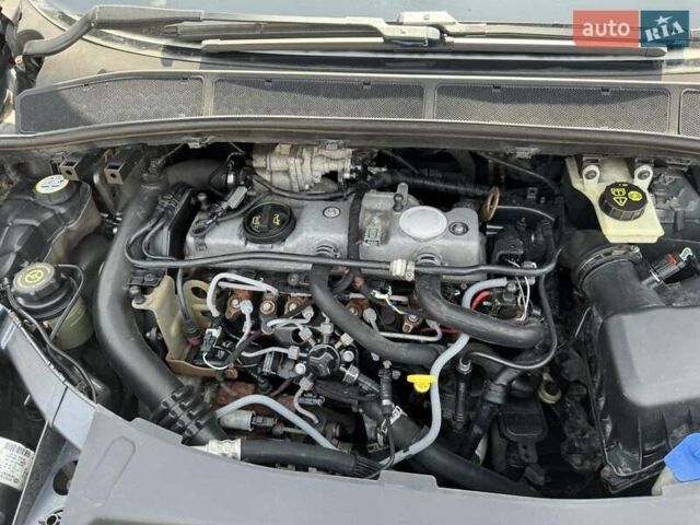 Серый Форд С-Макс, объемом двигателя 1.8 л и пробегом 223 тыс. км за 5700 $, фото 12 на Automoto.ua