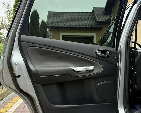 Сірий Форд С-Макс, об'ємом двигуна 2 л та пробігом 234 тис. км за 6650 $, фото 22 на Automoto.ua