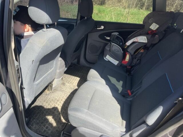 Сірий Форд С-Макс, об'ємом двигуна 1.8 л та пробігом 326 тис. км за 5300 $, фото 5 на Automoto.ua