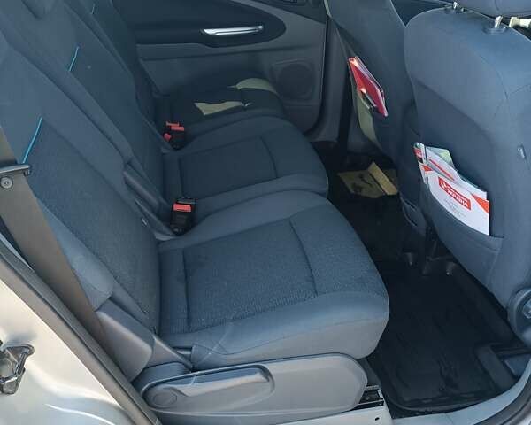 Серый Форд С-Макс, объемом двигателя 1.8 л и пробегом 258 тыс. км за 6100 $, фото 11 на Automoto.ua