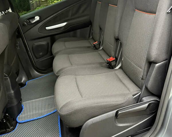 Сірий Форд С-Макс, об'ємом двигуна 2 л та пробігом 234 тис. км за 6650 $, фото 24 на Automoto.ua