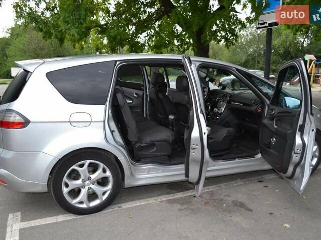 Сірий Форд С-Макс, об'ємом двигуна 2.5 л та пробігом 256 тис. км за 8500 $, фото 8 на Automoto.ua