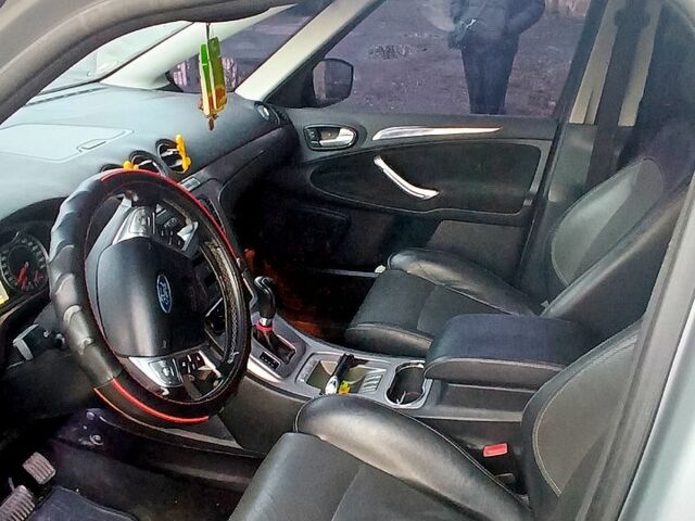 Сірий Форд С-Макс, об'ємом двигуна 2 л та пробігом 270 тис. км за 7500 $, фото 4 на Automoto.ua