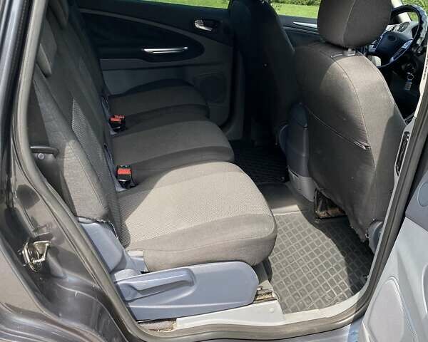 Серый Форд С-Макс, объемом двигателя 1.8 л и пробегом 317 тыс. км за 5700 $, фото 7 на Automoto.ua