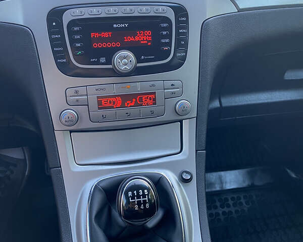 Серый Форд С-Макс, объемом двигателя 1.8 л и пробегом 214 тыс. км за 6199 $, фото 16 на Automoto.ua