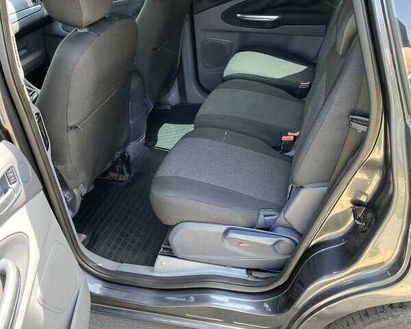 Серый Форд С-Макс, объемом двигателя 1.8 л и пробегом 317 тыс. км за 5700 $, фото 9 на Automoto.ua