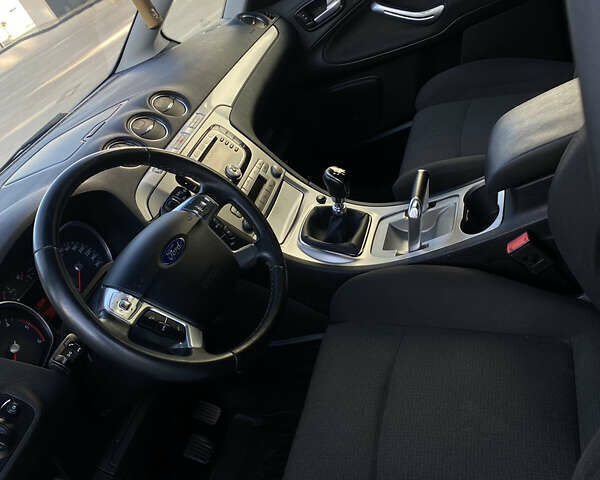 Серый Форд С-Макс, объемом двигателя 1.8 л и пробегом 214 тыс. км за 6199 $, фото 11 на Automoto.ua