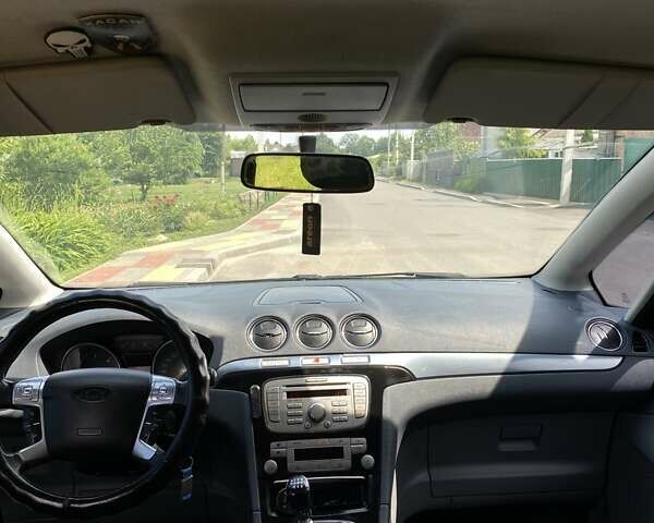 Серый Форд С-Макс, объемом двигателя 1.8 л и пробегом 317 тыс. км за 5700 $, фото 10 на Automoto.ua