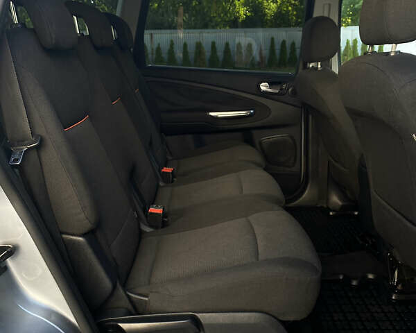 Серый Форд С-Макс, объемом двигателя 1.8 л и пробегом 214 тыс. км за 6199 $, фото 14 на Automoto.ua