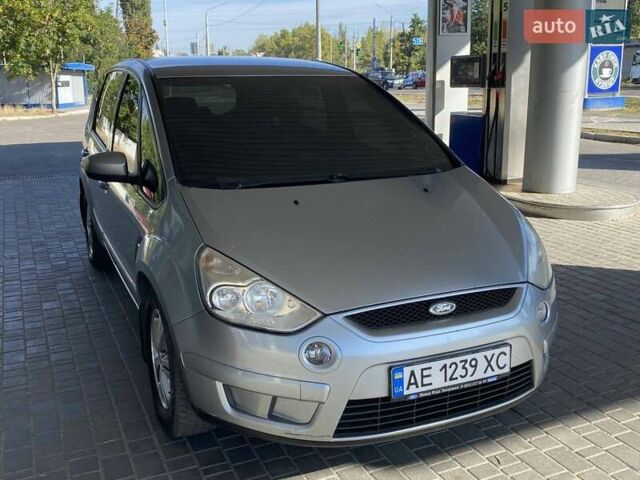 Сірий Форд С-Макс, об'ємом двигуна 2 л та пробігом 432 тис. км за 5999 $, фото 5 на Automoto.ua