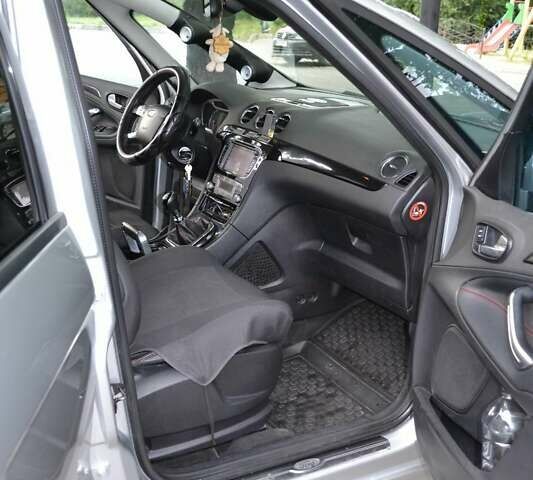 Сірий Форд С-Макс, об'ємом двигуна 2.5 л та пробігом 256 тис. км за 8500 $, фото 7 на Automoto.ua