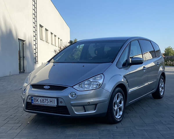 Серый Форд С-Макс, объемом двигателя 1.8 л и пробегом 214 тыс. км за 6199 $, фото 3 на Automoto.ua