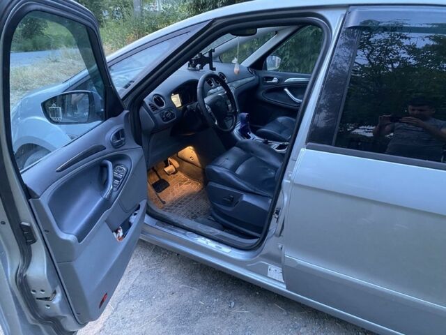 Сірий Форд С-Макс, об'ємом двигуна 2 л та пробігом 2 тис. км за 3500 $, фото 5 на Automoto.ua