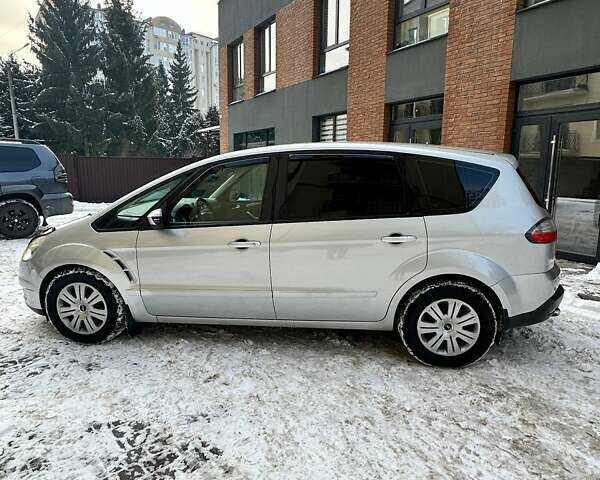 Серый Форд С-Макс, объемом двигателя 2 л и пробегом 184 тыс. км за 7600 $, фото 4 на Automoto.ua