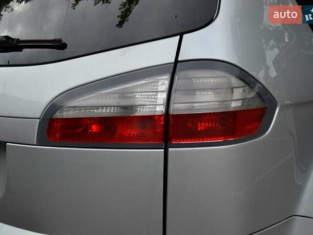 Сірий Форд С-Макс, об'ємом двигуна 2.5 л та пробігом 256 тис. км за 8500 $, фото 28 на Automoto.ua