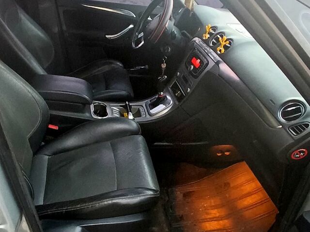 Серый Форд С-Макс, объемом двигателя 2 л и пробегом 270 тыс. км за 7500 $, фото 7 на Automoto.ua