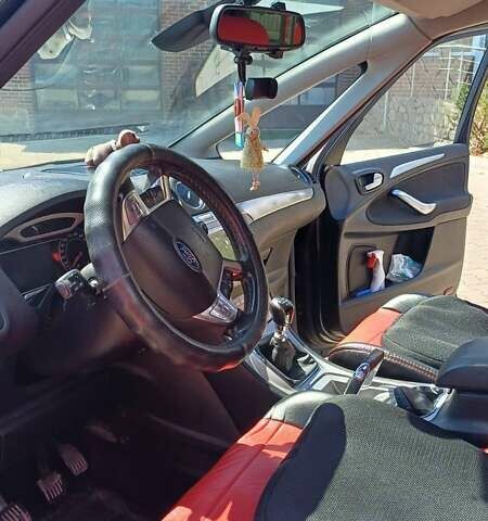 Серый Форд С-Макс, объемом двигателя 1.8 л и пробегом 263 тыс. км за 5500 $, фото 7 на Automoto.ua