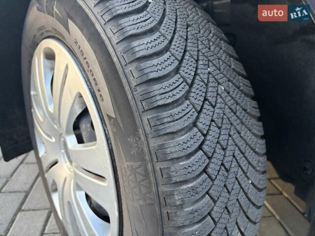 Серый Форд С-Макс, объемом двигателя 2 л и пробегом 190 тыс. км за 8700 $, фото 7 на Automoto.ua