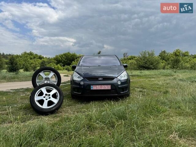 Серый Форд С-Макс, объемом двигателя 2 л и пробегом 154 тыс. км за 9500 $, фото 4 на Automoto.ua