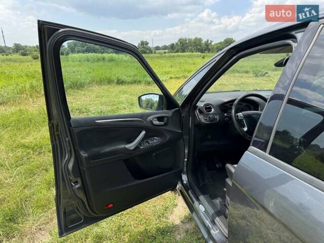 Серый Форд С-Макс, объемом двигателя 2 л и пробегом 154 тыс. км за 9500 $, фото 45 на Automoto.ua