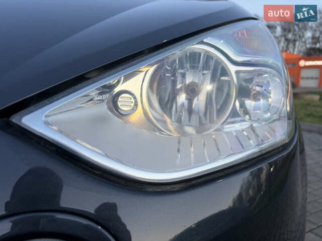 Серый Форд С-Макс, объемом двигателя 2 л и пробегом 190 тыс. км за 8700 $, фото 6 на Automoto.ua