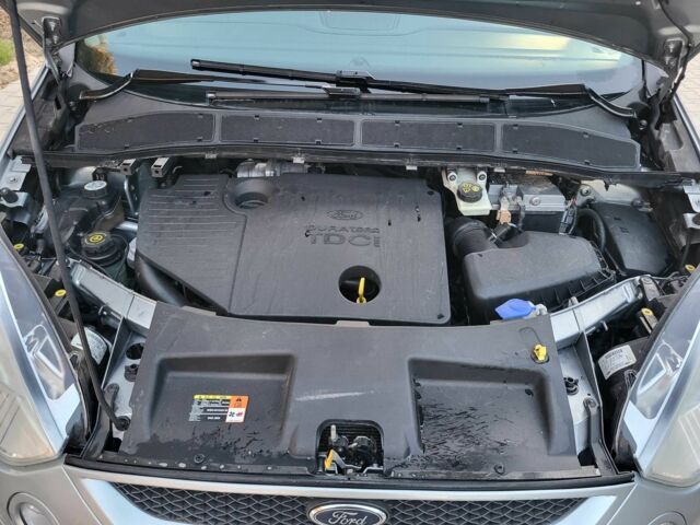 Серый Форд С-Макс, объемом двигателя 0.18 л и пробегом 262 тыс. км за 8000 $, фото 8 на Automoto.ua