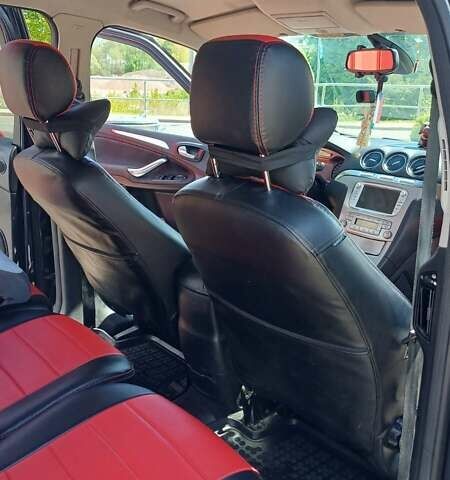 Серый Форд С-Макс, объемом двигателя 1.8 л и пробегом 263 тыс. км за 5500 $, фото 5 на Automoto.ua