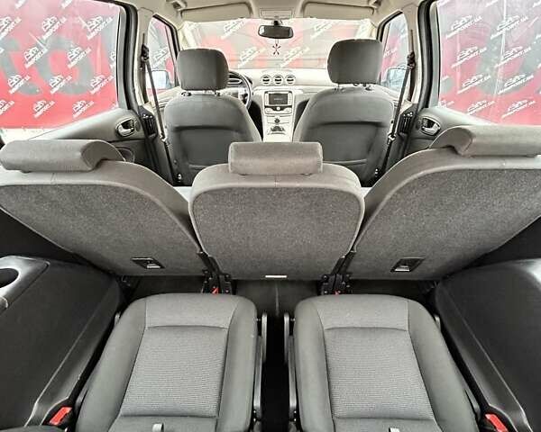 Серый Форд С-Макс, объемом двигателя 2 л и пробегом 220 тыс. км за 6999 $, фото 13 на Automoto.ua