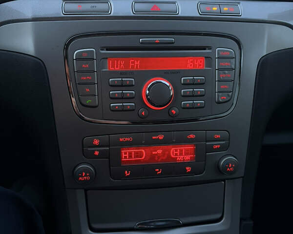 Серый Форд С-Макс, объемом двигателя 2 л и пробегом 190 тыс. км за 8700 $, фото 16 на Automoto.ua