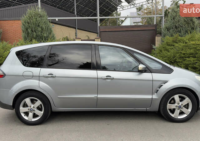 Серый Форд С-Макс, объемом двигателя 1.8 л и пробегом 280 тыс. км за 6190 $, фото 3 на Automoto.ua