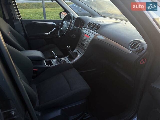 Серый Форд С-Макс, объемом двигателя 2 л и пробегом 190 тыс. км за 8700 $, фото 9 на Automoto.ua