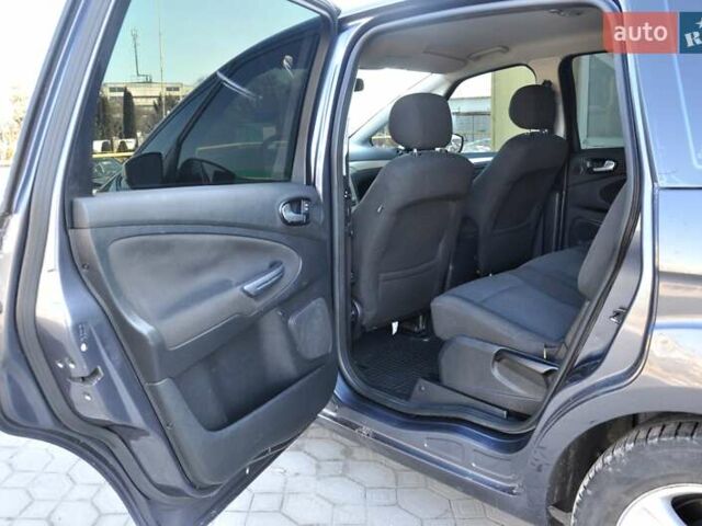 Сірий Форд С-Макс, об'ємом двигуна 2 л та пробігом 218 тис. км за 5600 $, фото 20 на Automoto.ua