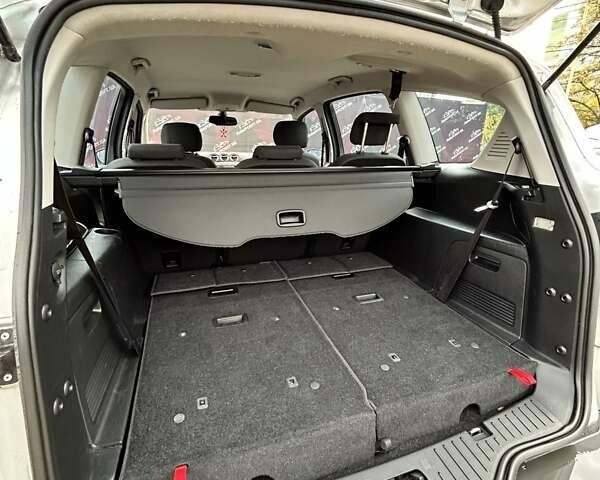 Серый Форд С-Макс, объемом двигателя 2 л и пробегом 220 тыс. км за 6999 $, фото 8 на Automoto.ua